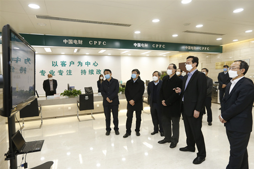 堅(jiān)決打贏(yíng)疫情防控的人民戰(zhàn)爭(zhēng)總體戰(zhàn)阻擊戰(zhàn)