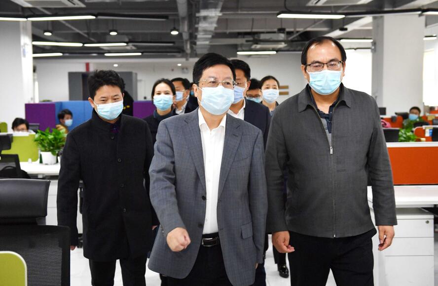 湖南省委常委、長(zhǎng)沙市委書(shū)記胡衡華到大唐先一科技公司調(diào)研