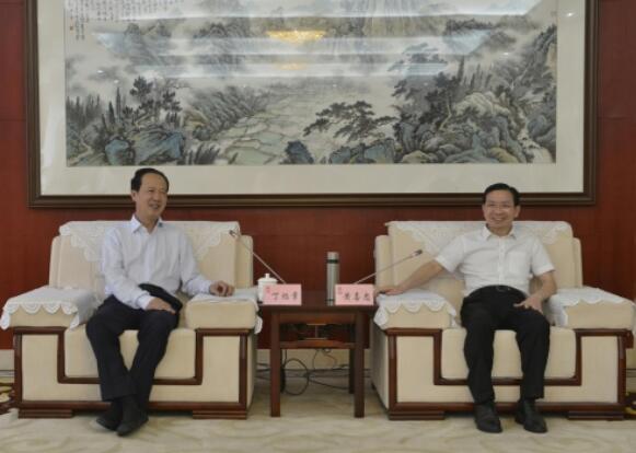 丁焰章拜會(huì)南昌市委副書(shū)記、市長(zhǎng)黃喜忠
