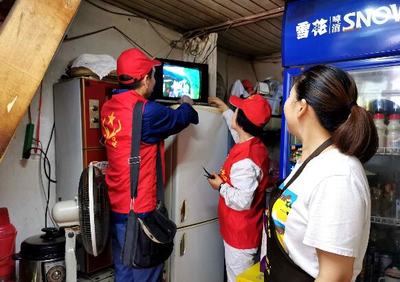 四川通江供電公司：電力“點(diǎn)亮”地攤經(jīng)濟(jì)