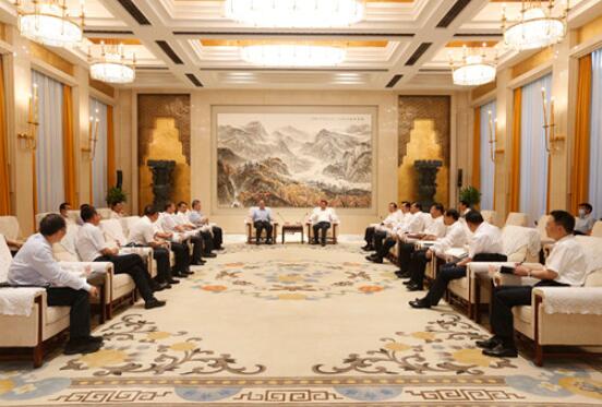 湖北省委書(shū)記應(yīng)勇、省長(zhǎng)王曉東會(huì)見(jiàn)國(guó)家電網(wǎng)董事長(zhǎng)、黨組書(shū)記毛偉明