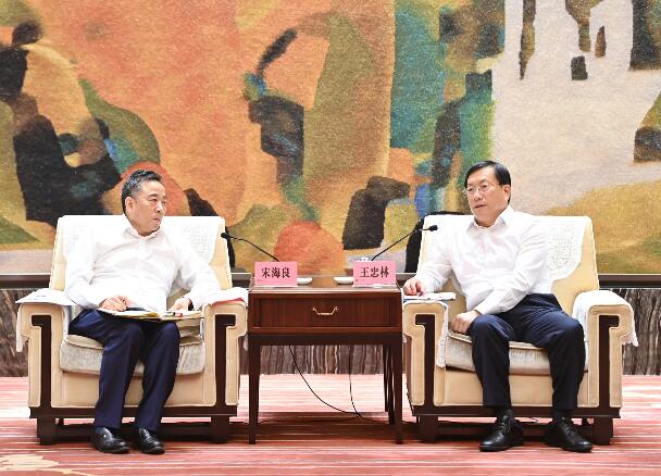 宋海良拜會(huì)武漢市委書記王忠林、市長周先旺