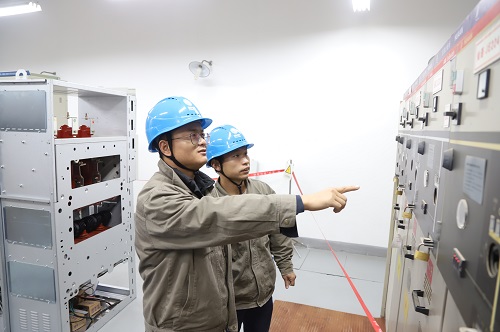 國網(wǎng)寧波市鄞州區(qū)供電公司：服務校園不停電，周末施工不停歇