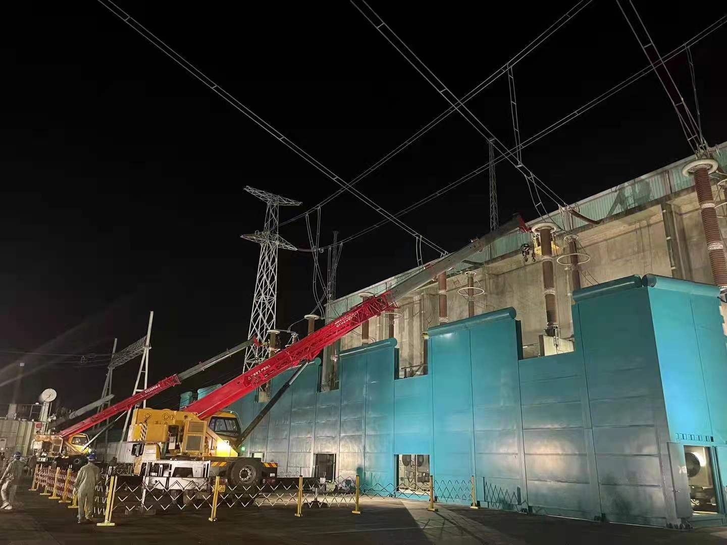 鄂電“鐵軍”：30個(gè)小時(shí)晝夜搶修作業(yè)，守護(hù)西電東送電網(wǎng)大動(dòng)脈