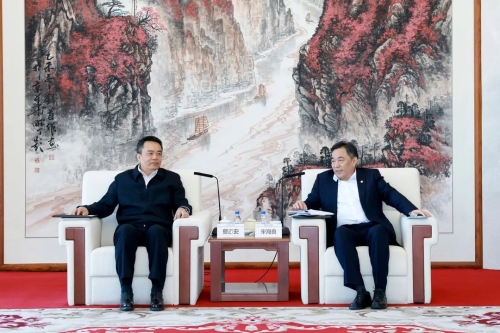 宋海良孫洪水與哈電集團董事長曹志安、總經(jīng)理吳偉章會談