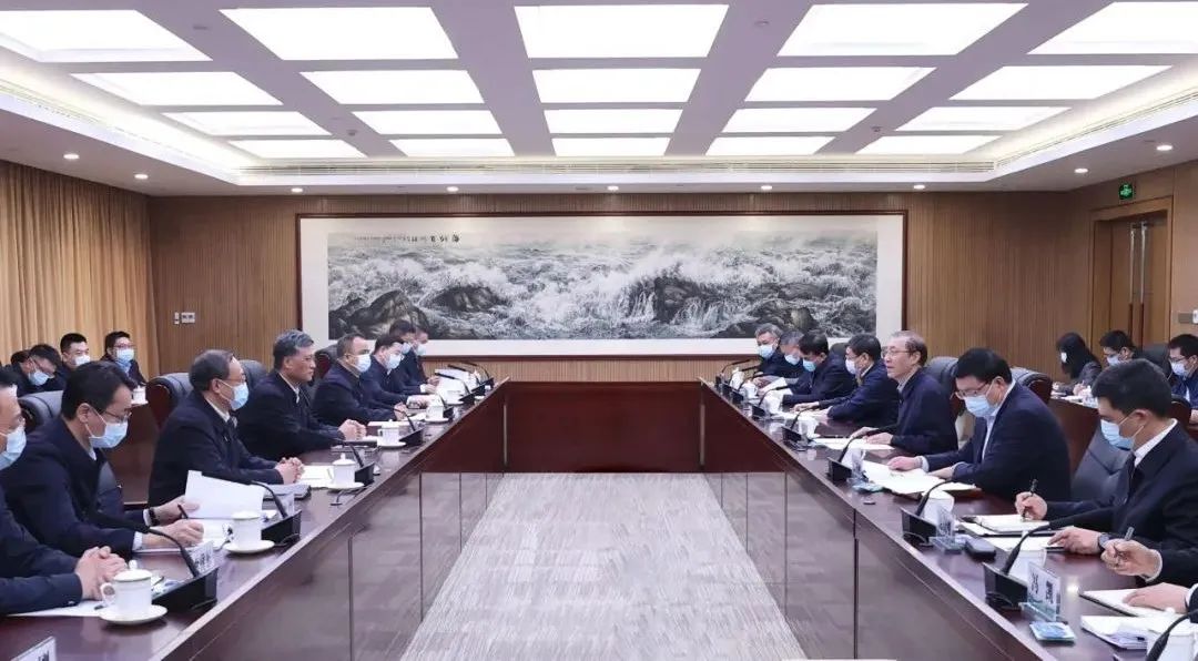 辛保安、張智剛與新疆維吾爾自治區(qū)、新疆生產(chǎn)建設兵團領導會談