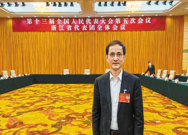 【兩會(huì)】電力為打造現(xiàn)代化濱海大都市注入動(dòng)能——訪全國(guó)人大代表、浙江省寧波市經(jīng)濟(jì)和信息化局局長(zhǎng)張世方