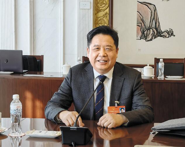 加快能源技術(shù)創(chuàng)新 促進成果轉(zhuǎn)化——訪全國人大代表、中國科學(xué)院寧波材料技術(shù)與工程研究所所長黃政仁