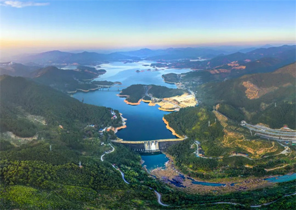 華電福建公司不負(fù)春光趕秋實(shí)，“雙碳”路上奮楫行