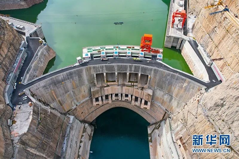 國家能源局章建華：加快推進能源轉(zhuǎn)型，大力發(fā)展風電和太陽能發(fā)電！