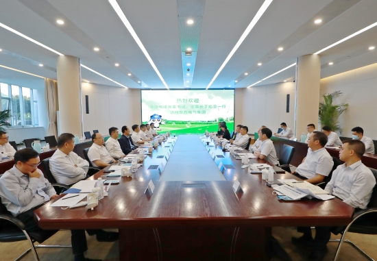 丁焰章與東方電氣黨組書記、董事長(zhǎng)俞培根會(huì)談并見(jiàn)證雙方簽署戰(zhàn)略合作協(xié)議
