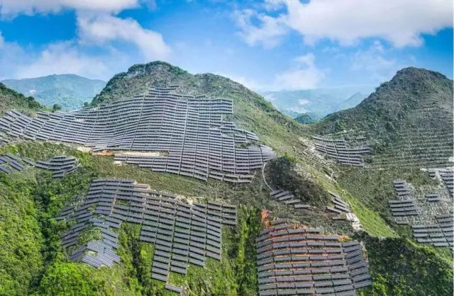 全國首例！吉電股份“大容量、高坡度”集中式山地光伏項目并網(wǎng)