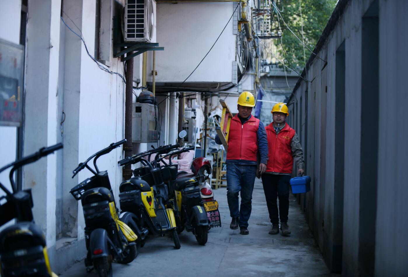 國(guó)網(wǎng)余姚市供電公司：“點(diǎn)亮黑樓道2.0”，借“光”照亮居民歸家路