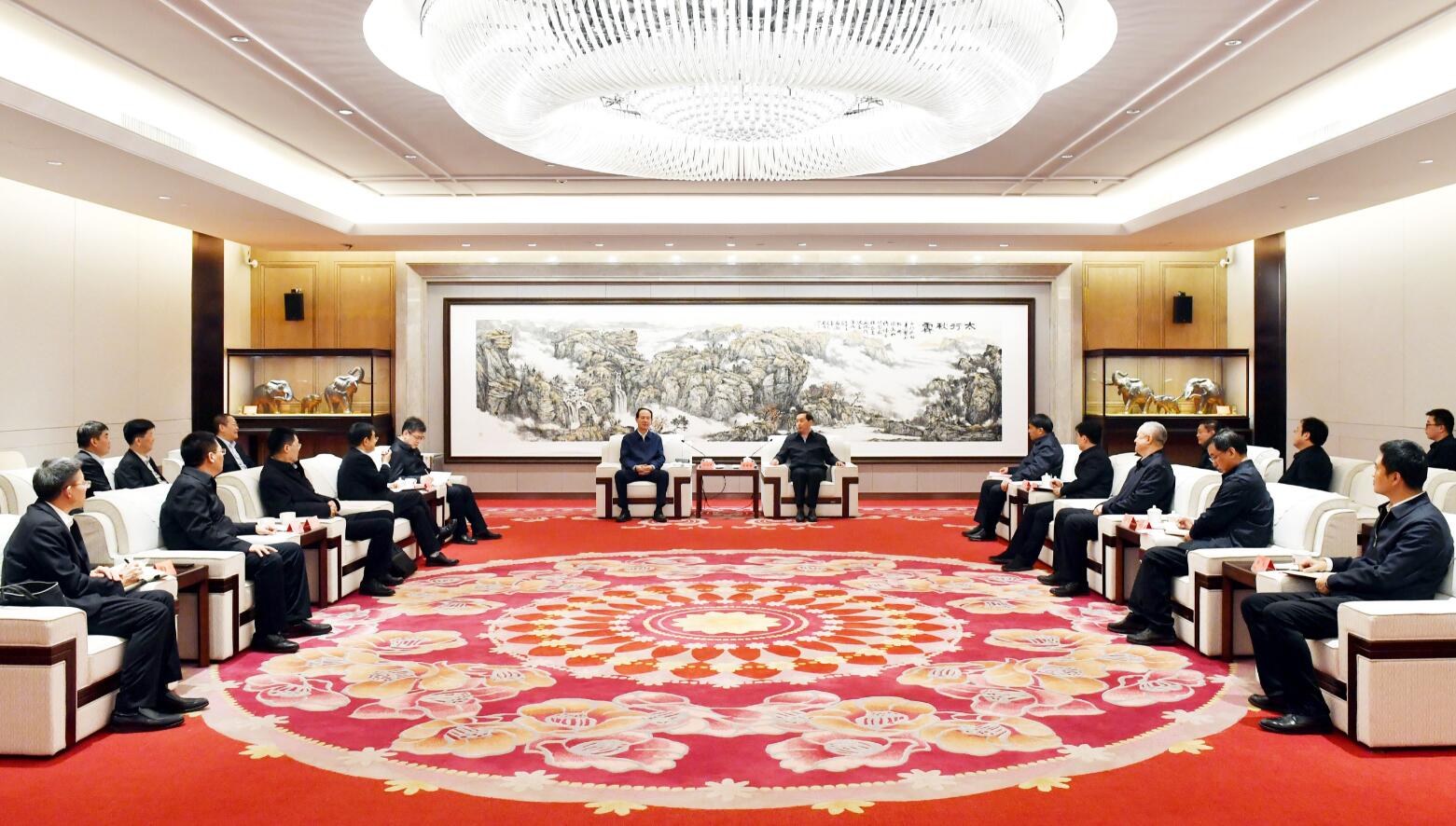 中國電建黨委書記、董事長丁焰章與河北省委常委、石家莊市委書記張超超會談