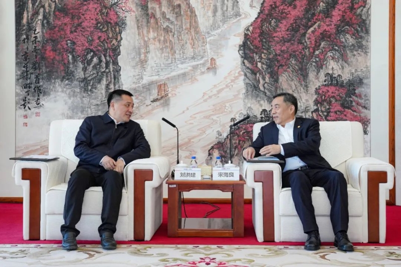 中國(guó)能建黨委書記、董事長(zhǎng)宋海良與云南省委常委、昆明市委書記劉洪建會(huì)談