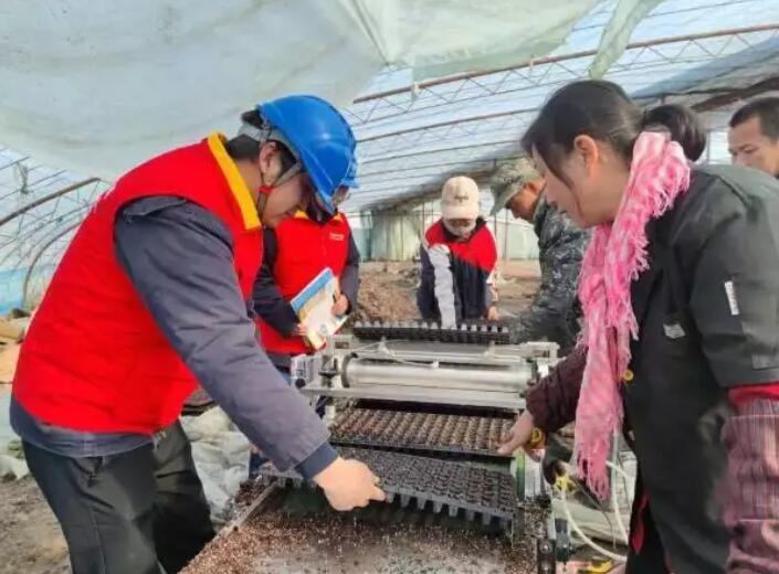 國網(wǎng)新疆電力公司貼心服務(wù)，為春耕春灌用電保駕護航