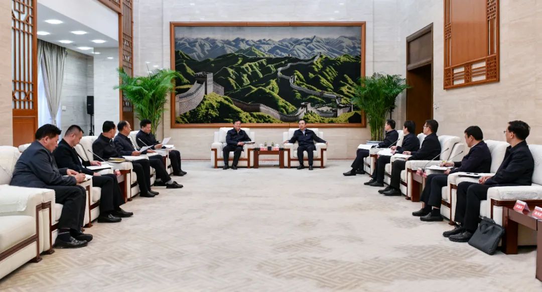 大唐集團黨組書記、董事長鄒磊與青海省海南州委書記呂剛、州長尕瑪朋措會談