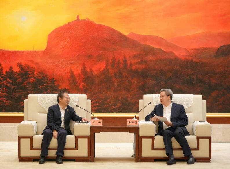 中國(guó)能建黨委常委、副總經(jīng)理吳云與南通市委書記、市長(zhǎng)吳新明會(huì)談
