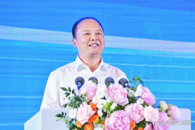 全國(guó)工商聯(lián)副主席，通威集團(tuán)董事局主席劉漢元：加快建設(shè)可再生能源 構(gòu)建川渝清潔能源一體化