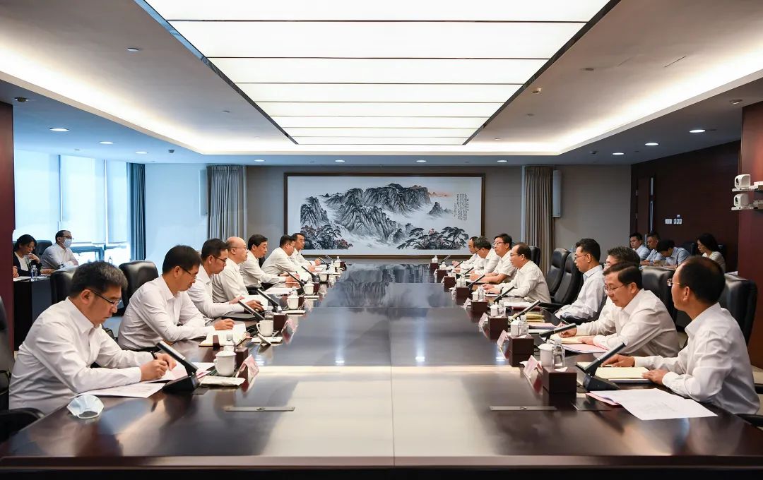 華電集團黨組書記、董事長江毅與河北省委副書記、省長王正譜舉行會談