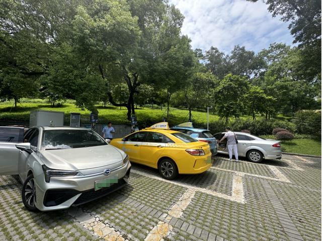 調(diào)查丨多地充電樁電價(jià)漲幅20%以上，分時電價(jià)與行業(yè)競爭多方博弈