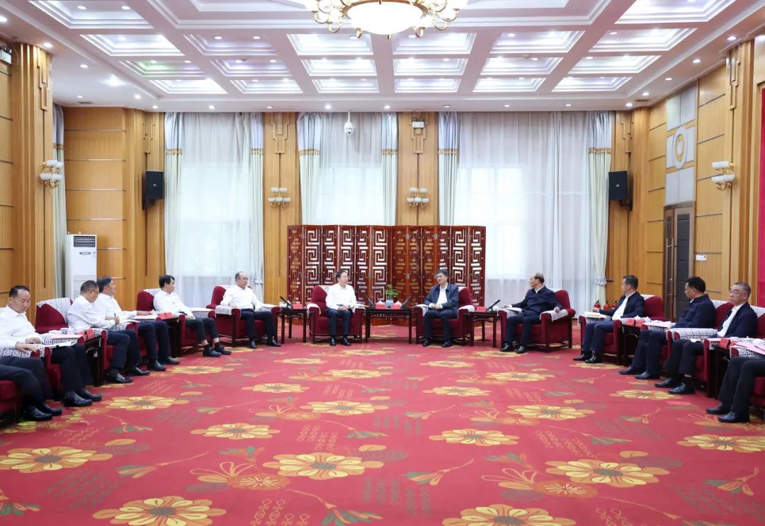 國家電網(wǎng)公司董事長、黨組書辛保安會見青海省委書記陳剛、省長吳曉軍、省政協(xié)主席公保扎西