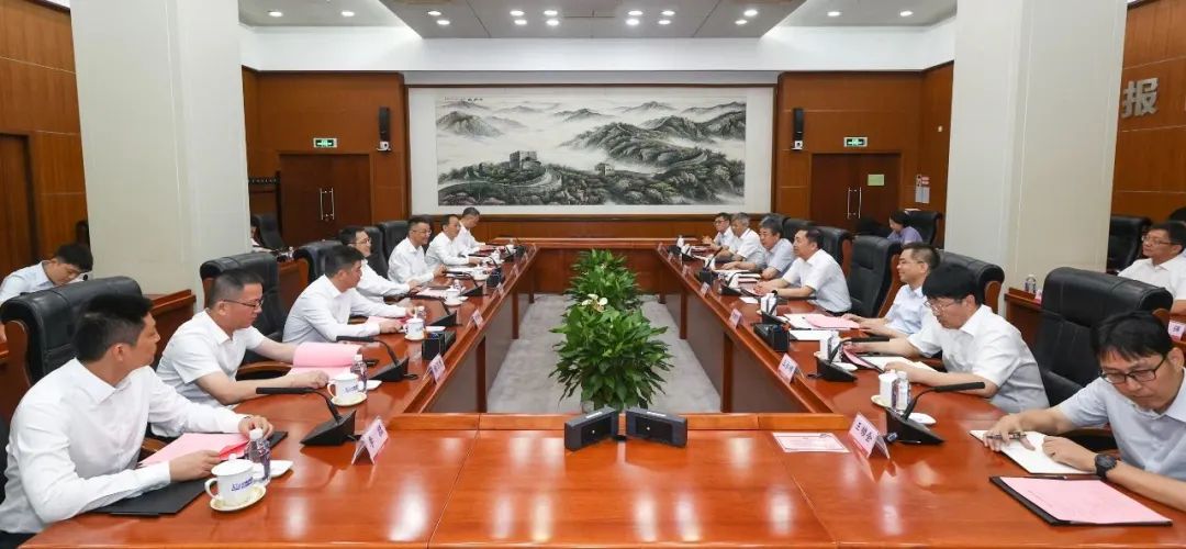 中核集團黨組副書記、總經(jīng)理顧軍會見蘇州市委副書記、市長吳慶文一行