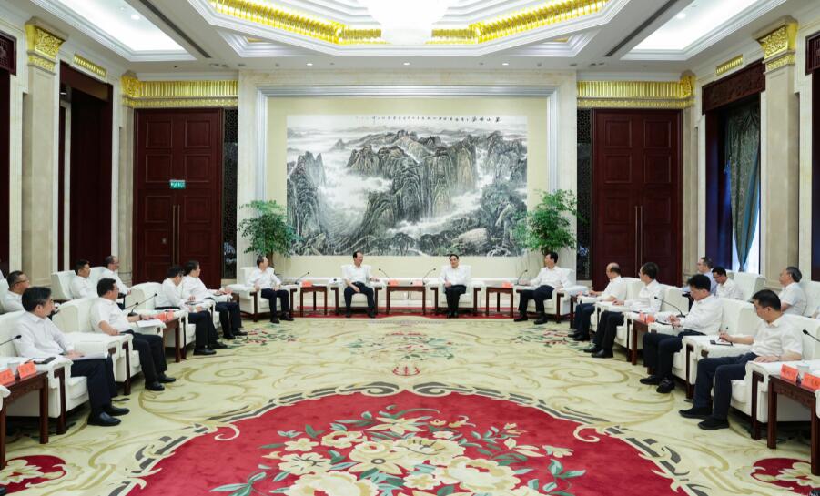 中國電建黨委書記、董事長丁焰章拜會貴州省委書記徐麟、省長李炳軍
