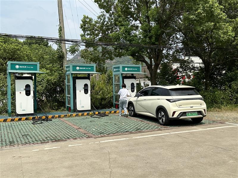 各類政策支持新能源汽車和充電樁下鄉(xiāng)，但村里真的需要這么多充電樁嗎?