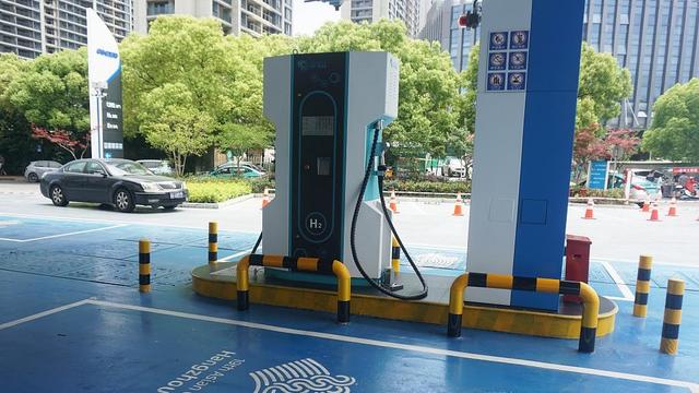 加快培育氫燃料電池汽車產(chǎn)業(yè)，浙江超前布局加氫站建設(shè)