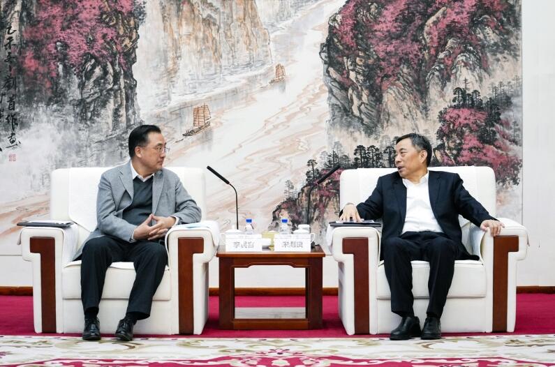中國(guó)能建黨委書記、董事長(zhǎng)宋海良與華夏銀行黨委書記、董事長(zhǎng)李民吉會(huì)談