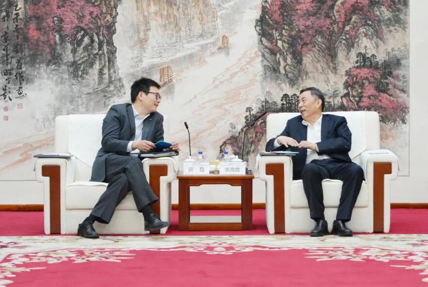中國能建黨委書記、董事長宋海良與上海電氣集團黨委書記、董事長吳磊會談