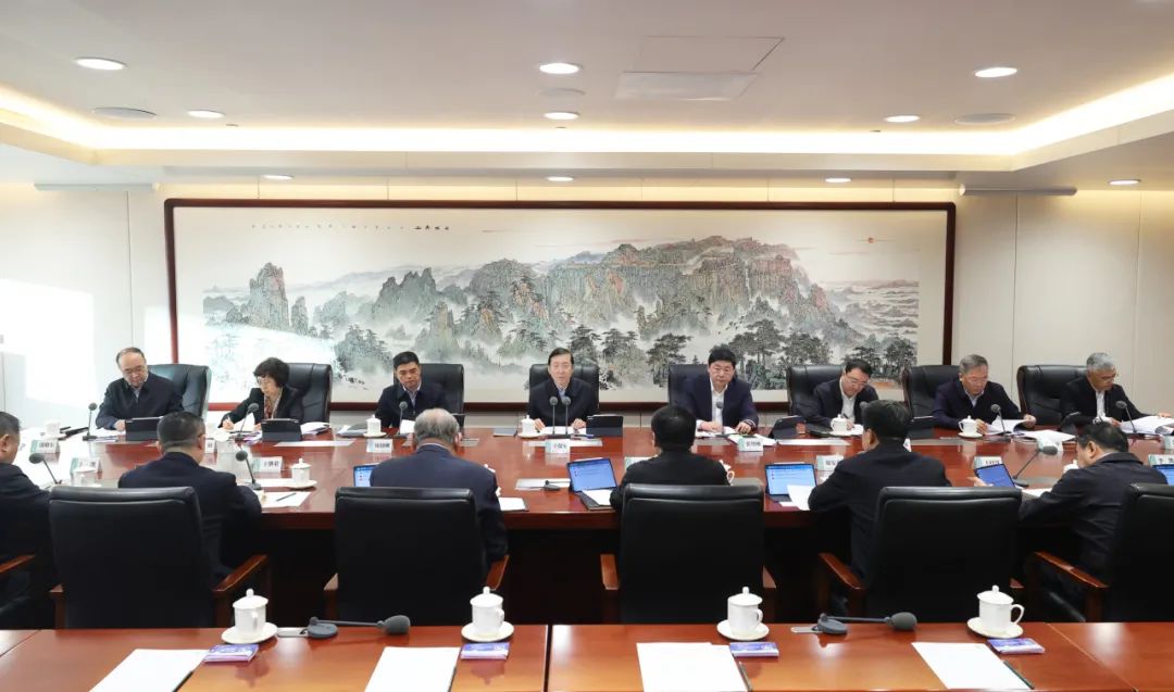 國家電網(wǎng)公司領(lǐng)導(dǎo)班子和專職助理、總師、副總師2024年調(diào)研座談會召開