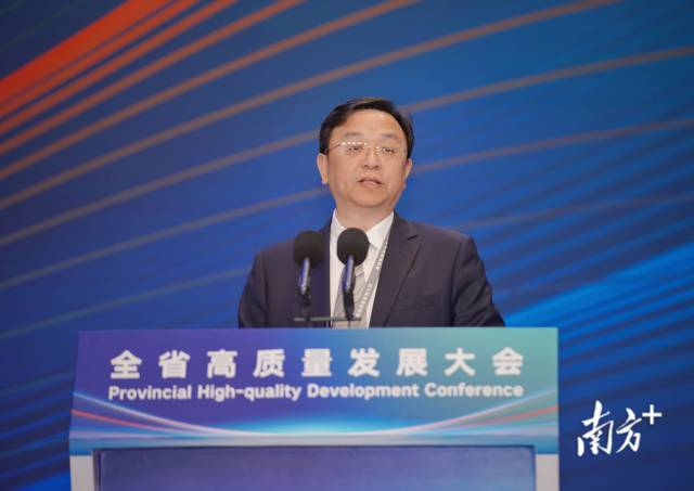 王傳福：新能源汽車發(fā)展只會(huì)快跑，不給喘口氣機(jī)會(huì)