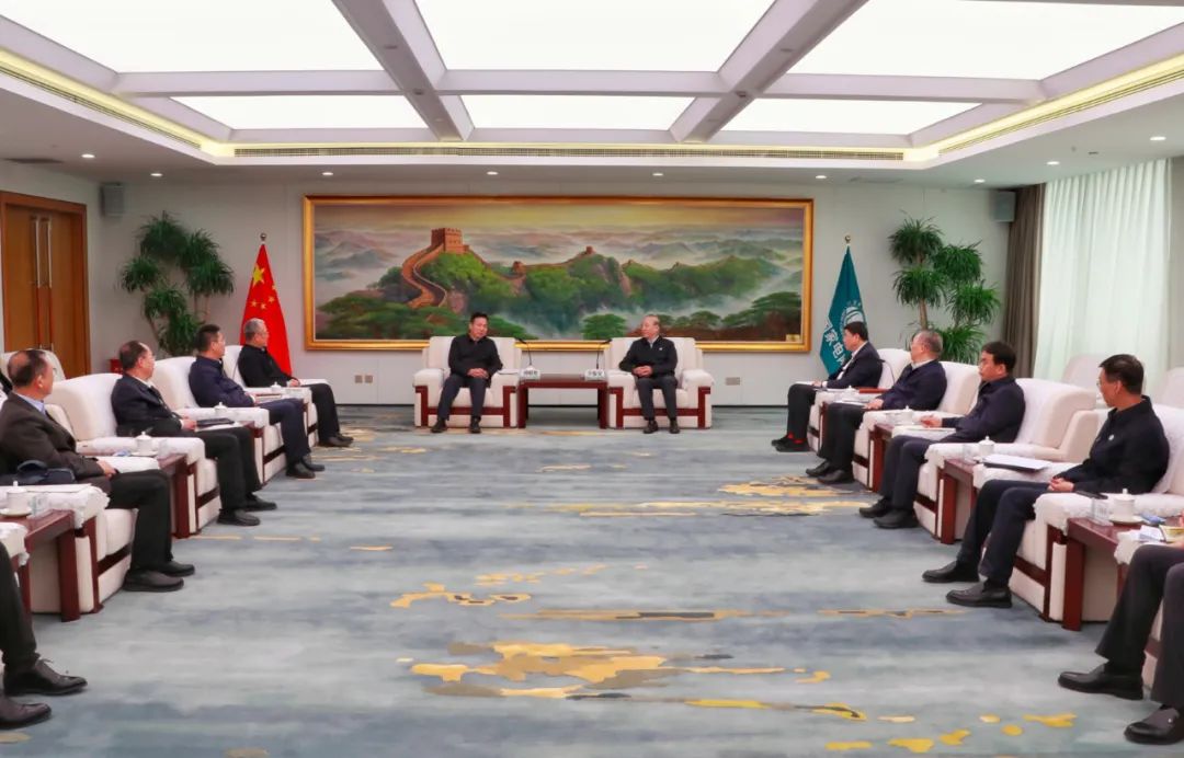 劉明勝、栗寶卿與國(guó)家電網(wǎng)董事長(zhǎng)辛保安、總經(jīng)理張智剛會(huì)談