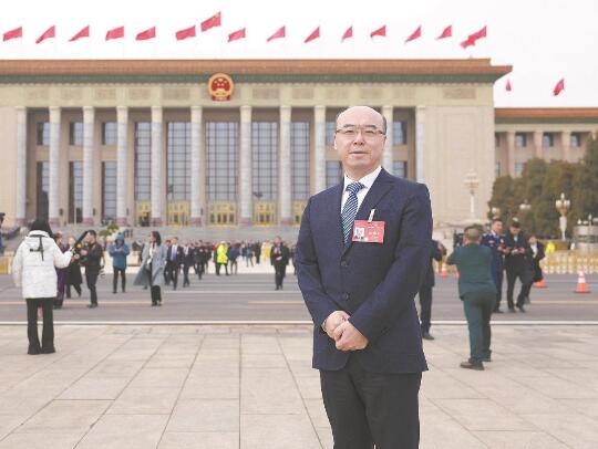 【兩會(huì)好聲音】全國(guó)人大代表，國(guó)網(wǎng)山東公司董事長(zhǎng)、黨委書記 王志偉：推動(dòng)新能源高質(zhì)量發(fā)展 助力美麗中國(guó)建設(shè)