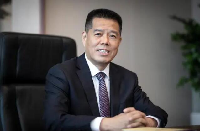 加快推動(dòng)傳統(tǒng)煤炭企業(yè)向新能源企業(yè)轉(zhuǎn)型發(fā)展——訪全國(guó)人大代表，山東能源集團(tuán)黨委書記、董事長(zhǎng) 李偉