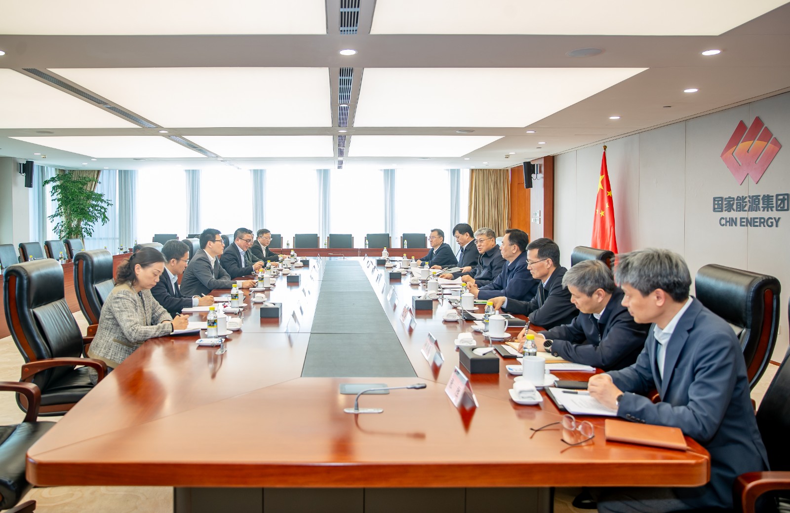 國家能源集團(tuán)黨組書記、董事長劉國躍會(huì)見上海電氣集團(tuán)黨委書記、董事長吳磊