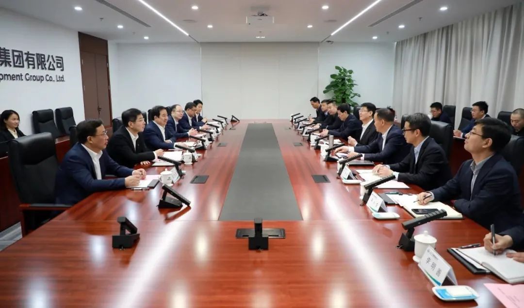 中國電氣裝備黨委書記、董事長白忠泉會見甘肅電氣集團董事長劉萬祥、天水市副市長胡志勇