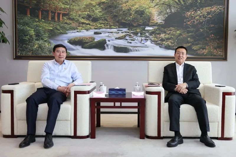 陜煤集團(tuán)黨委書記、董事長(zhǎng)張文琪會(huì)見中鐵十八局集團(tuán)黨委書記、董事長(zhǎng)閆廣天一行