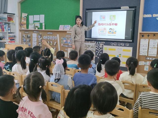 國網(wǎng)光澤縣供電公司電“亮”校園，安全“童”行