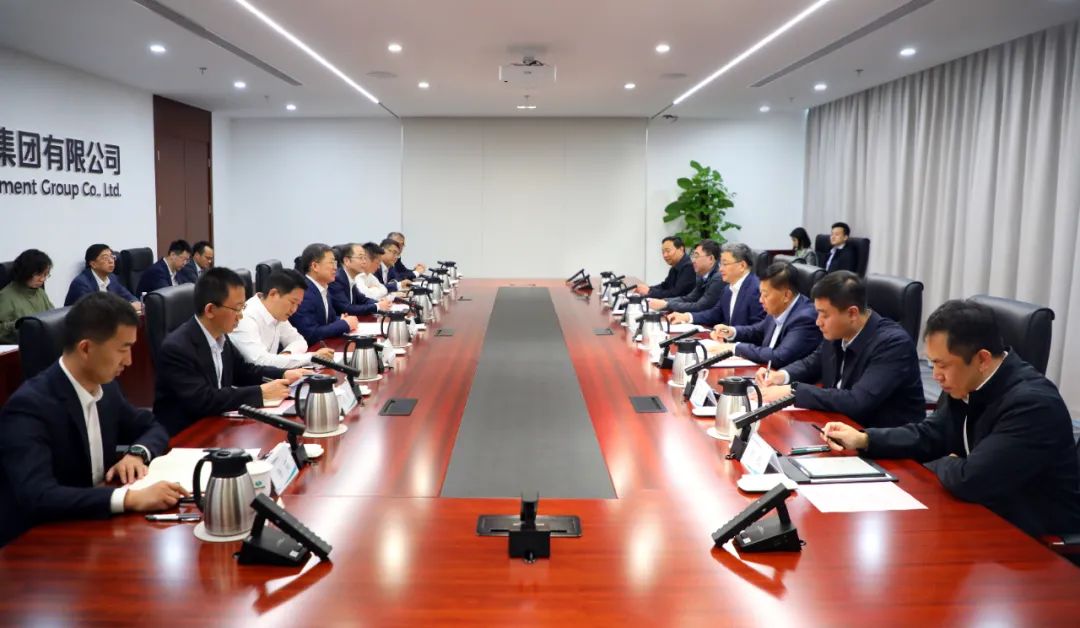 中國(guó)電氣裝備黨委書記、董事長(zhǎng)李洪鳳會(huì)見濟(jì)南市委副書記、市長(zhǎng)于海田