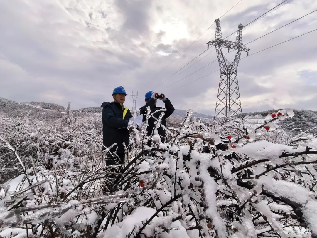 南方電網(wǎng)科技抗冰 讓冰雪“看得見(jiàn)、除得掉、防得住”