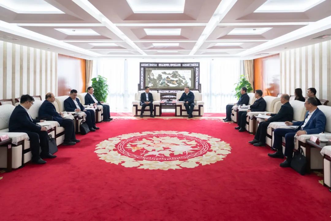 中國華電總經理葉向東與山東能源集團黨委書記、董事長李偉舉行會談