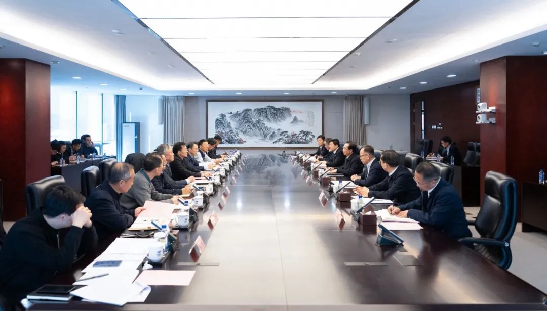華電集團(tuán)董事長、黨組書記江毅與北京市政府黨組成員、副市長文獻(xiàn)舉行會談